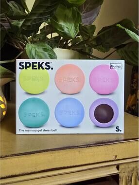 NIB Speks Original Mini Gump Multi-color Memory Gel Stress Balls 6-pack